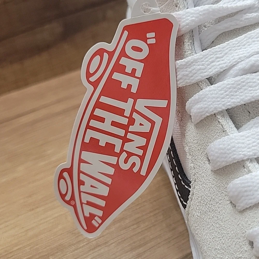 Van's SK8-Hi Brand new in the box. - Picture 5 of 14